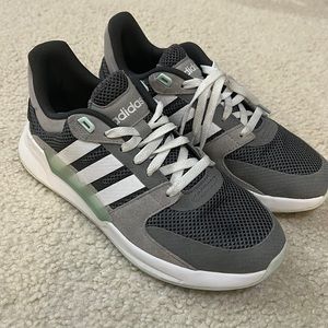 Adidas cloud foam sneakers - size 7.5 women’s